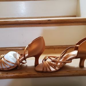 Capezio new dance shoes Stella 2'' 7.5